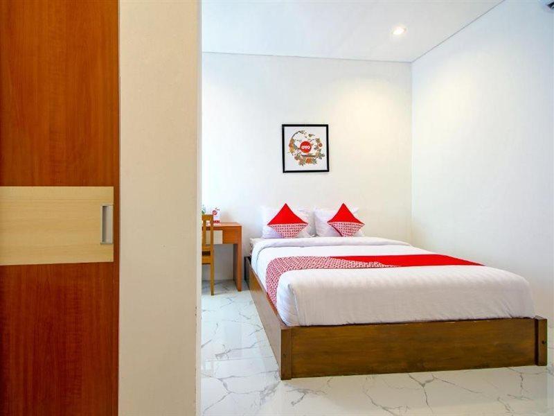 Super Oyo 13I9 88 Exclusive Guesthouse Kejayan Екстериор снимка